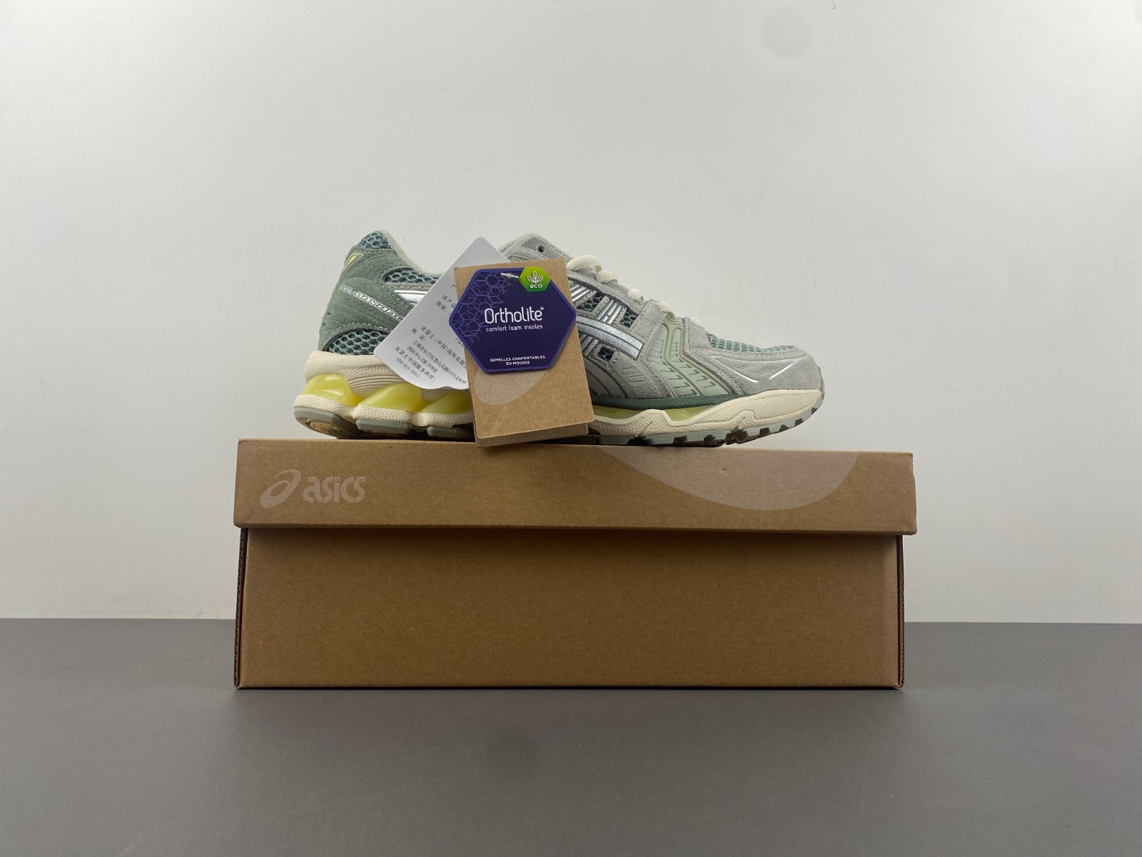 As*ic*s gel-kayano 14  1201a019-026