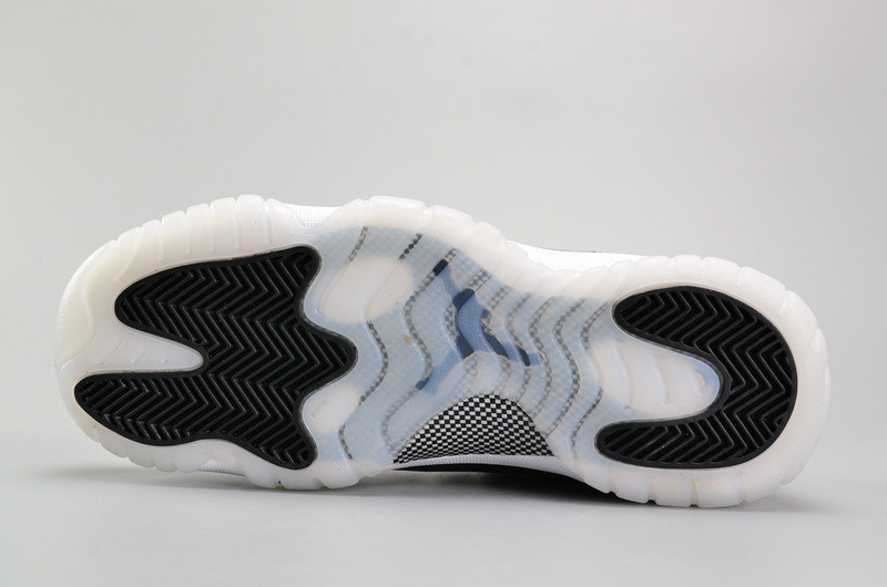AIR JORDAN 11 RETRO LOW BG (GS) "BARON" womens 528896-010