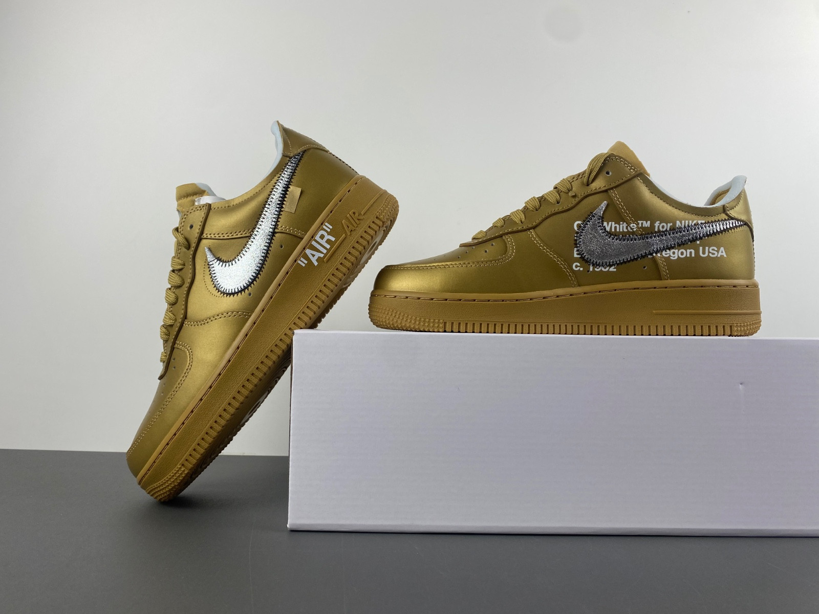 OFF White x Nike Air Force 1 AO4297-800