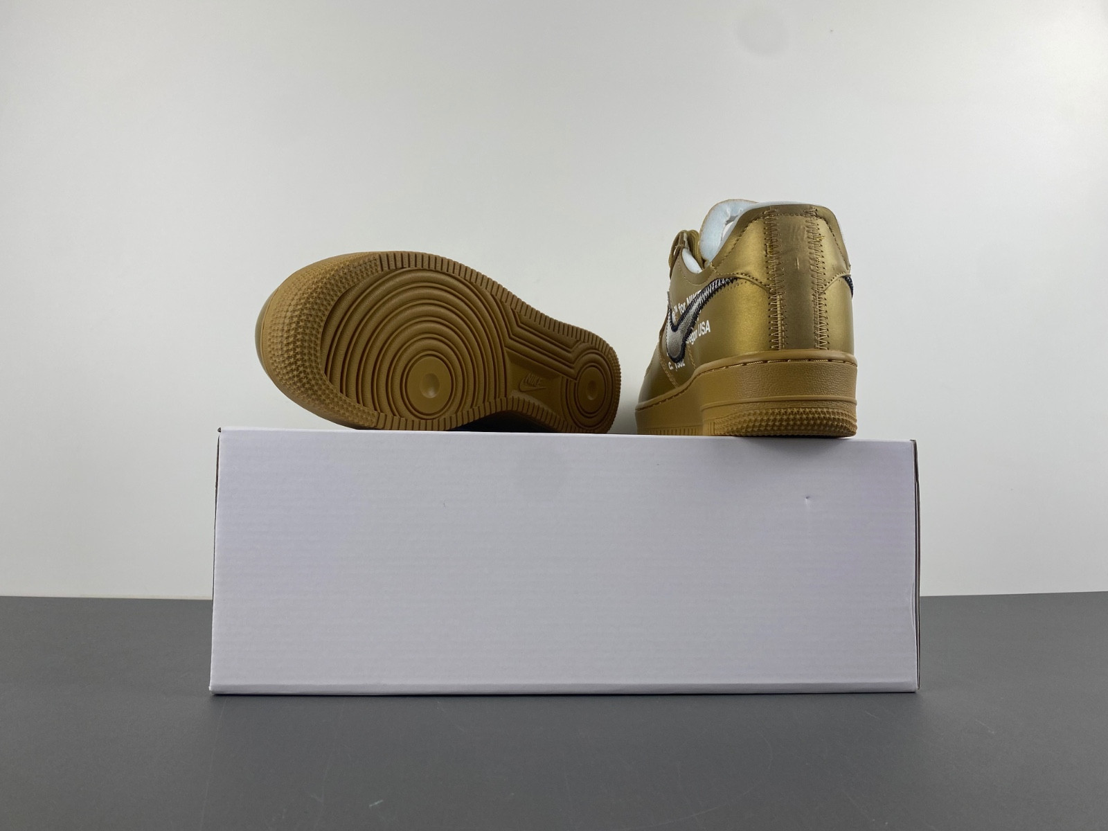 OFF White x Nike Air Force 1 AO4297-800