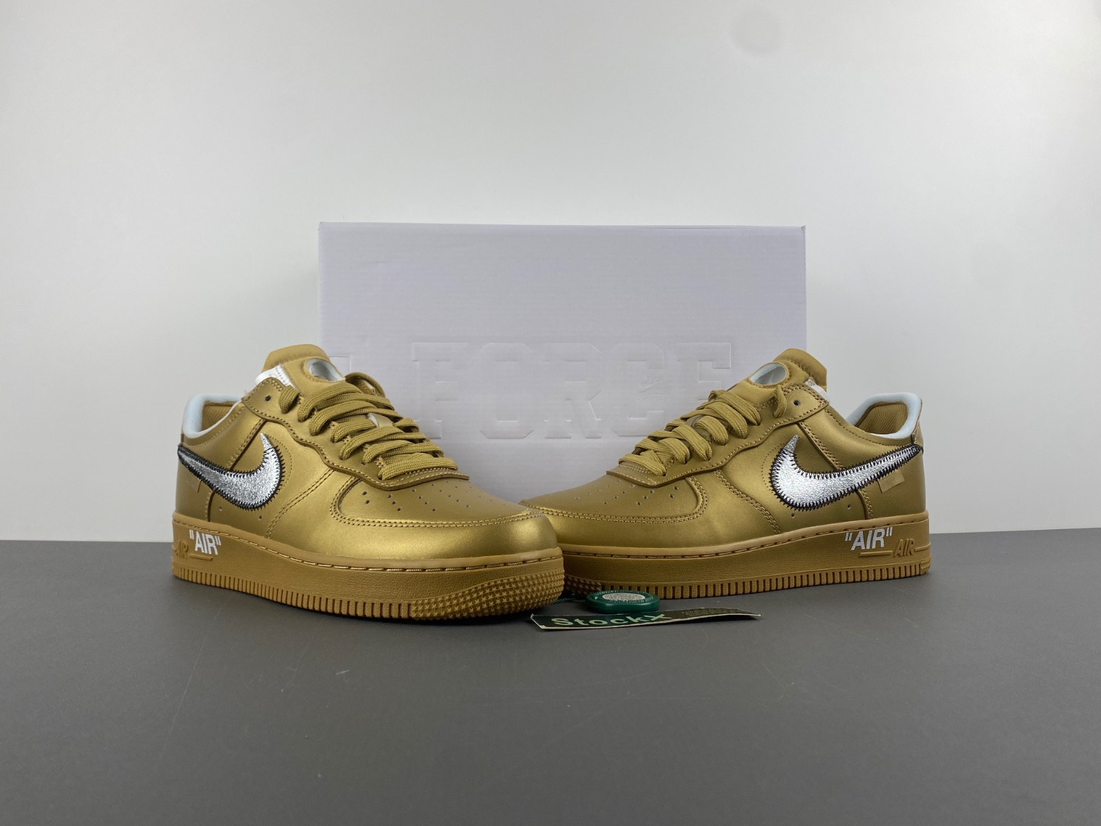 OFF White x Nike Air Force 1 AO4297-800
