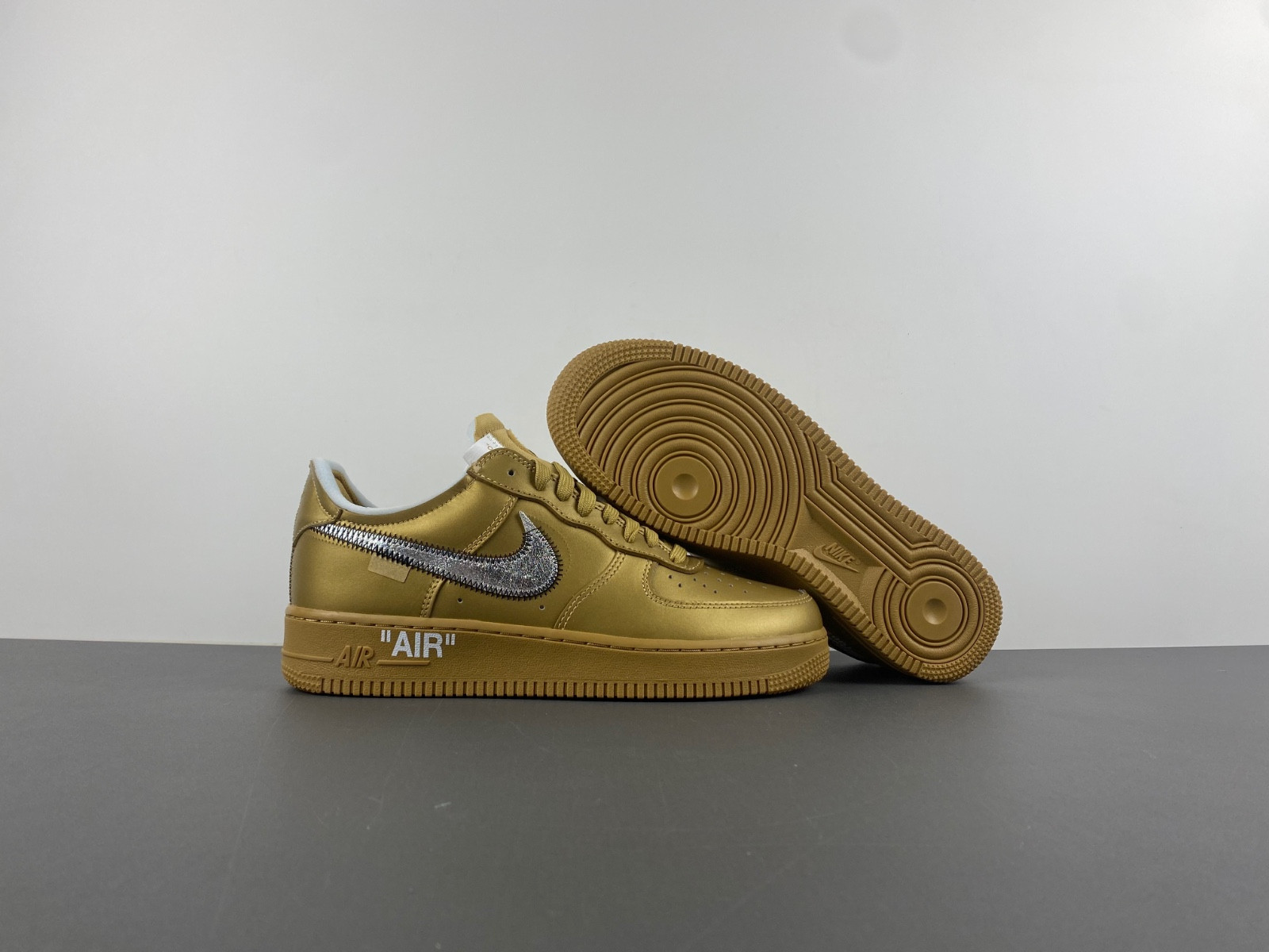 OFF White x Nike Air Force 1 AO4297-800