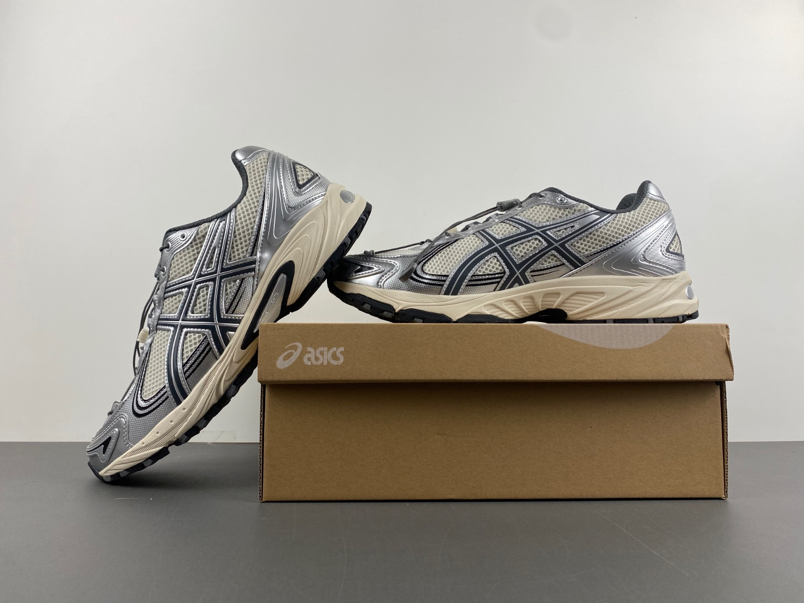 As*ic*s sneaker