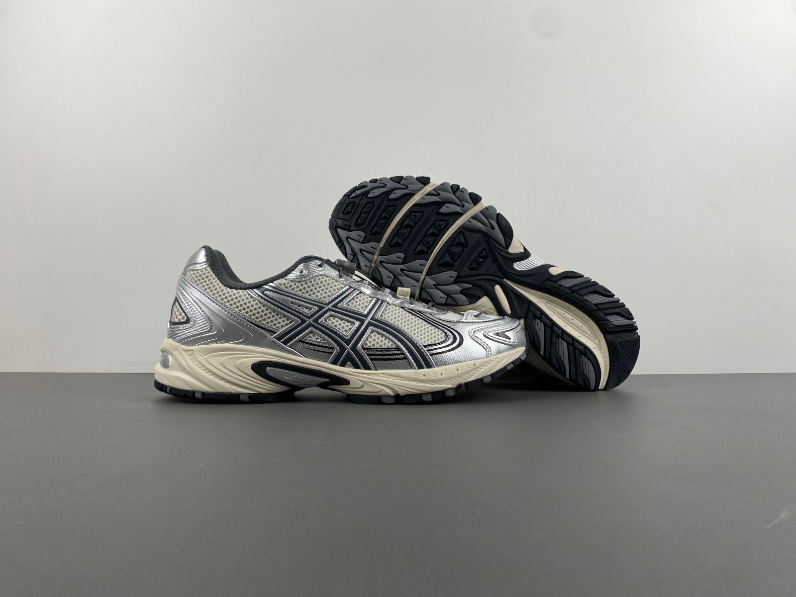 As*ic*s sneaker