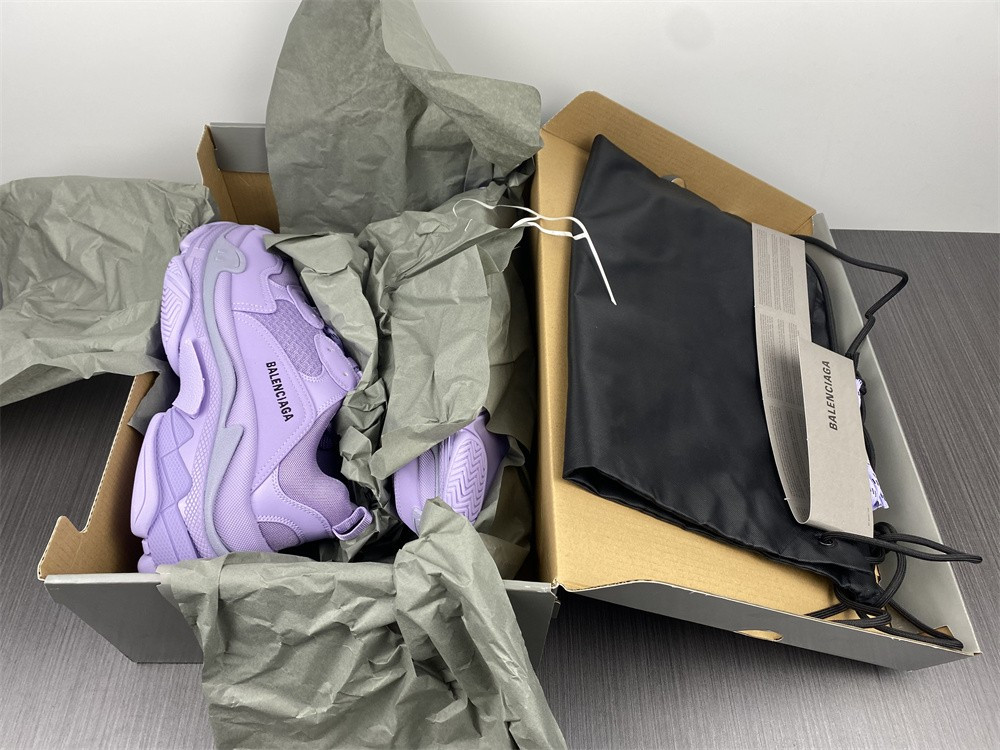 BLCG Triple S 524039-W2FW1-5410