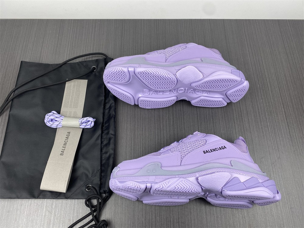 BLCG Triple S 524039-W2FW1-5410