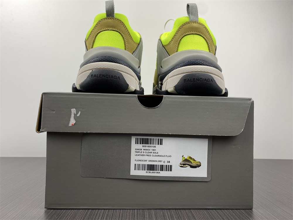 BLCG Triple S 524039-W09O3-1801