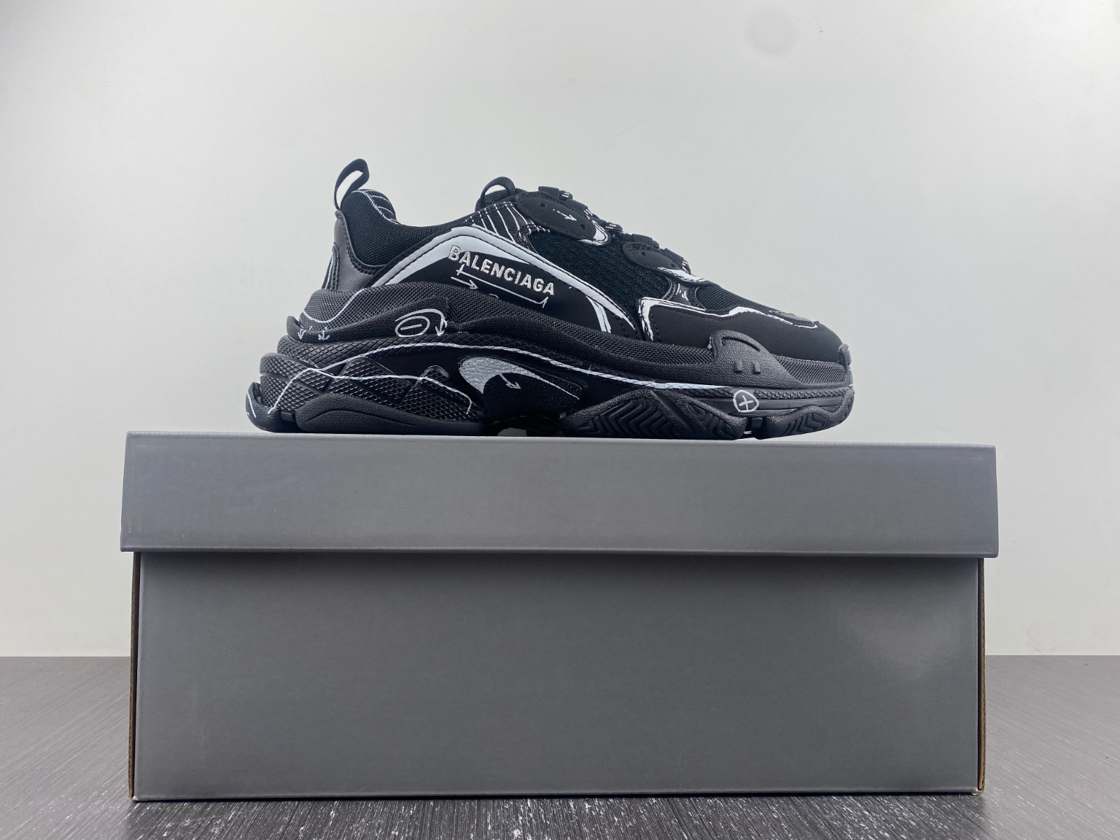 Ba*len*cia*ga triple s  536737 w2fw6 0102
