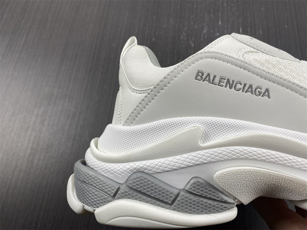Ba*len*cia*ga triple s  836737 w2fs4 1209