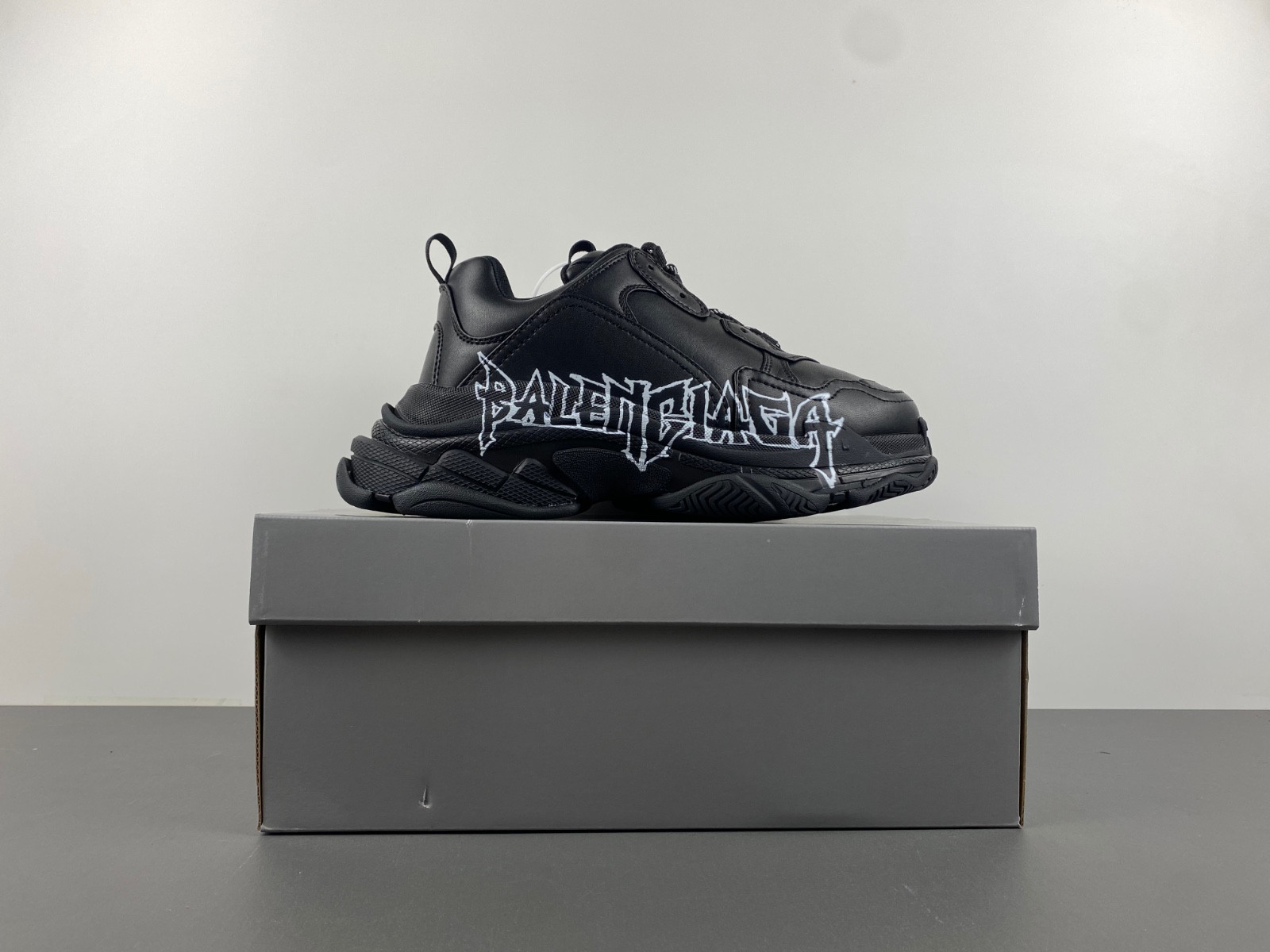 Ba*len*cia*ga triple s