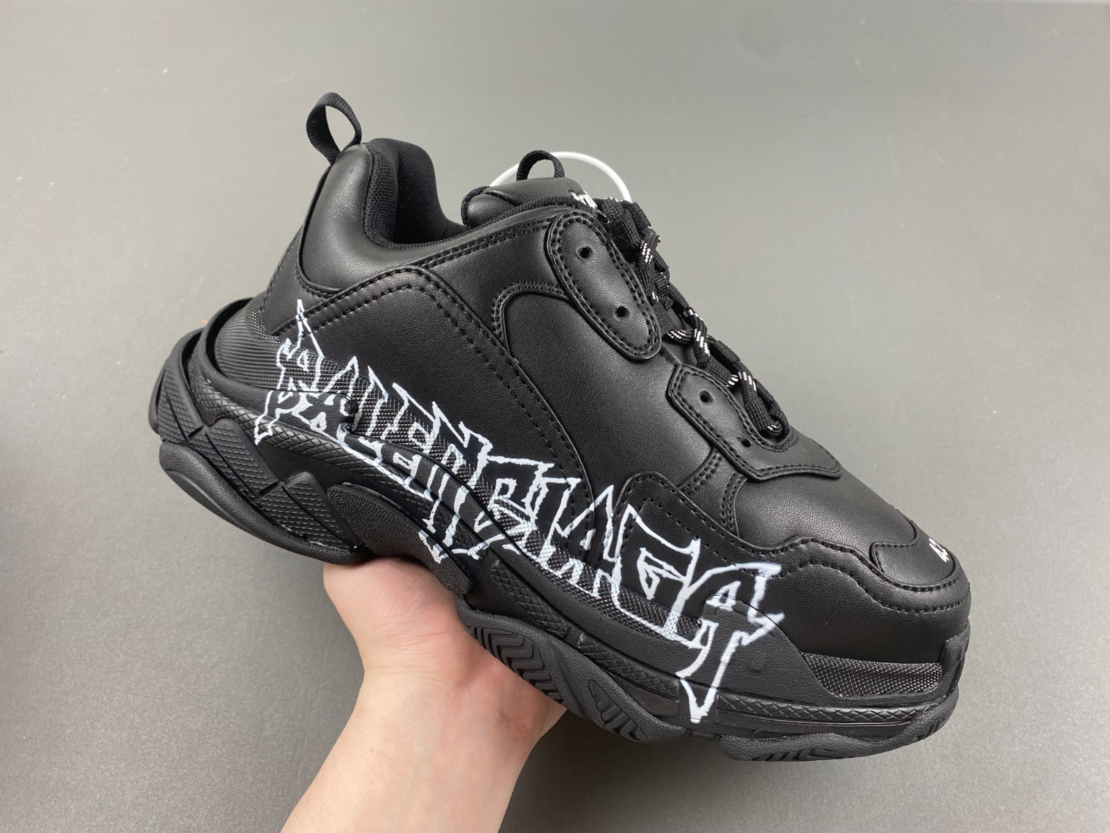 Ba*len*cia*ga triple s