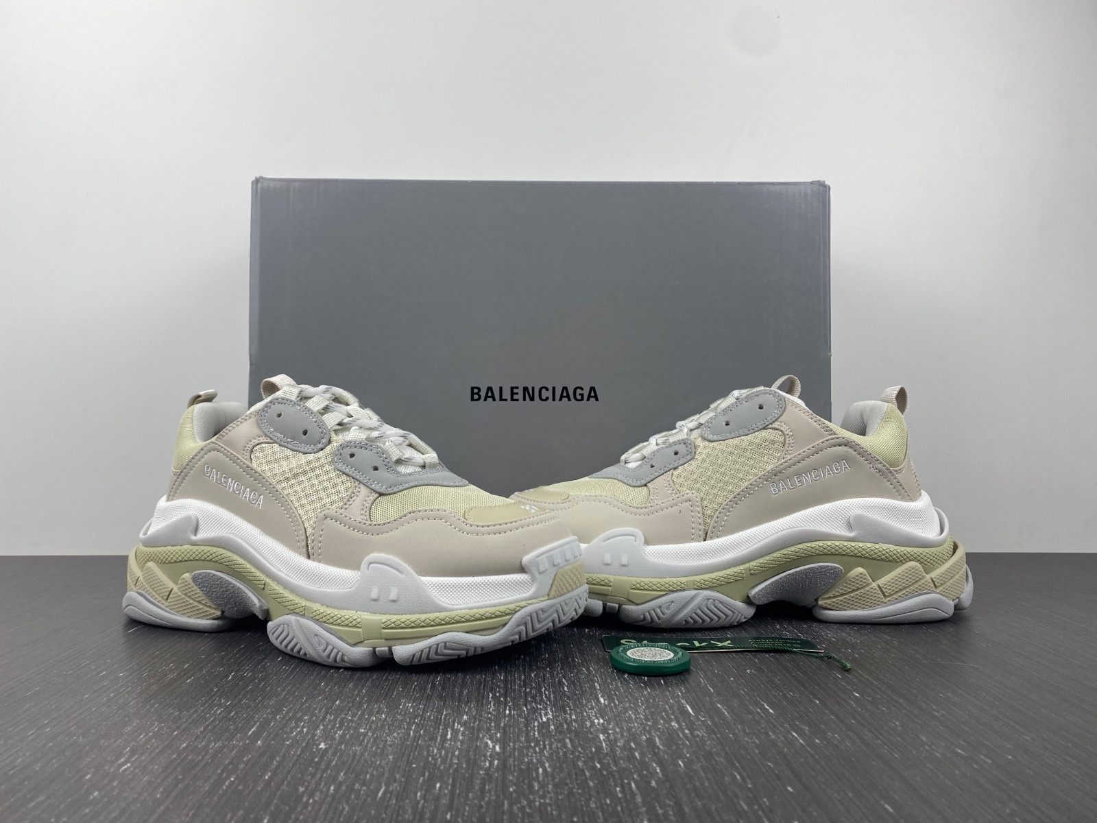 Ba*len*cia*ga triple s  524039 w2fw4 9790