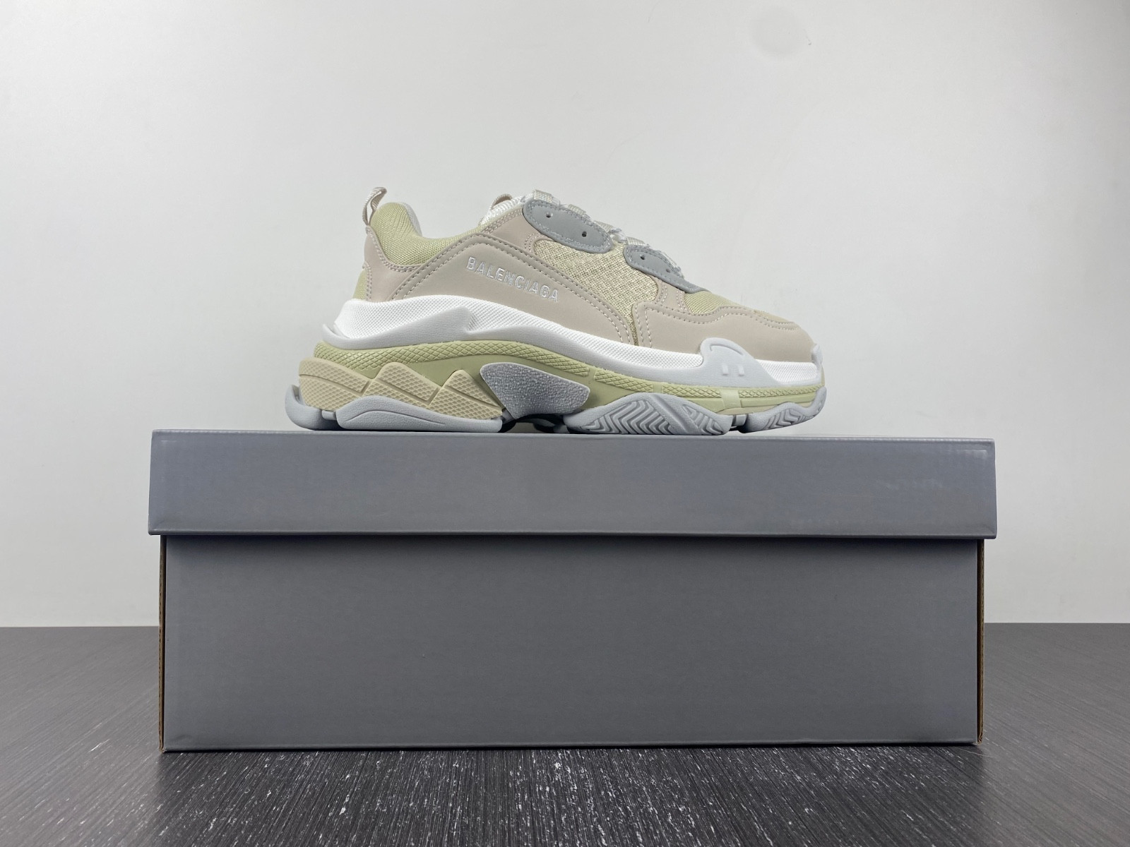 Ba*len*cia*ga triple s  524039 w2fw4 9790