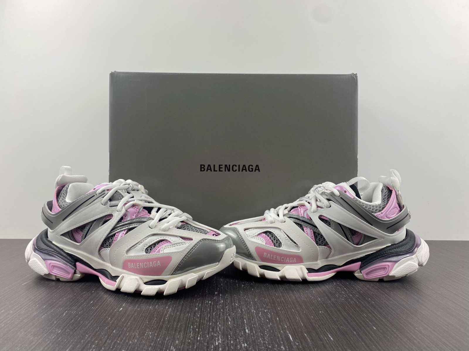 Ba*len*cia*ga track 542436 w2fs9 9041
