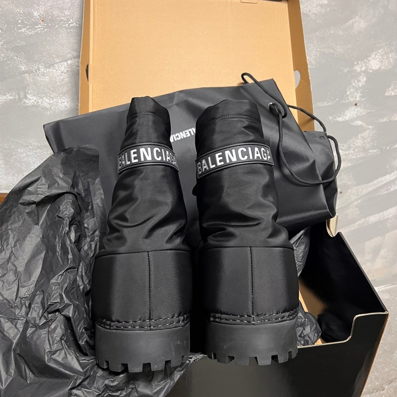 Ba*len*cia*ga boots