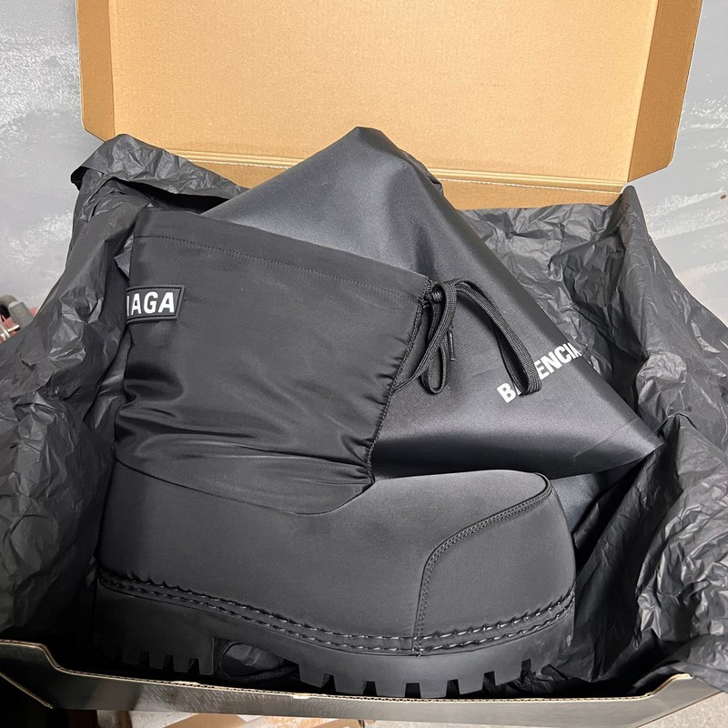 Ba*len*cia*ga boots