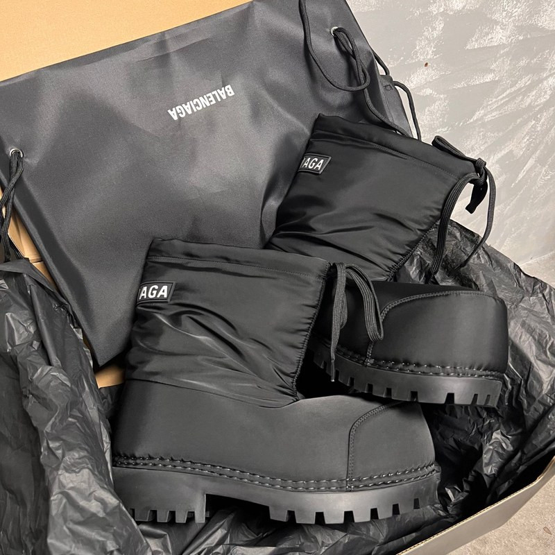 Ba*len*cia*ga boots