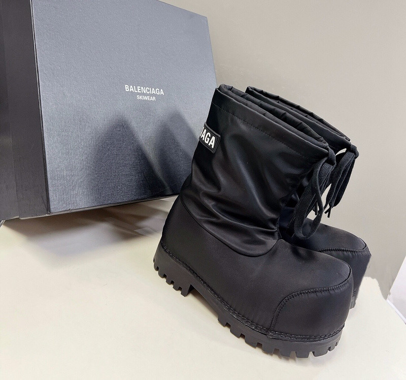 Ba*len*cia*ga boots