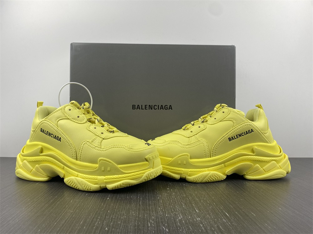 Ba*len*cia*ga triple s  524039 w1fb5 2308 33