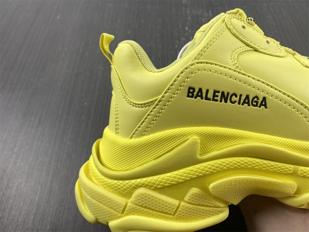 Ba*len*cia*ga triple s  524039 w1fb5 2308 33