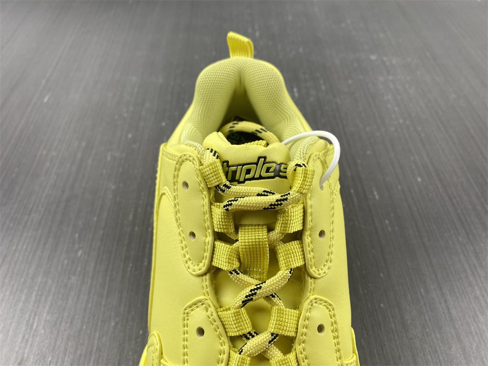 Ba*len*cia*ga triple s  524039 w1fb5 2308 33