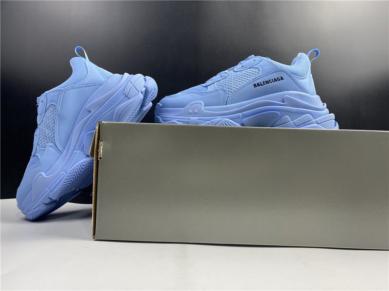 BLCG Triple S 542039-W2FW1-4906