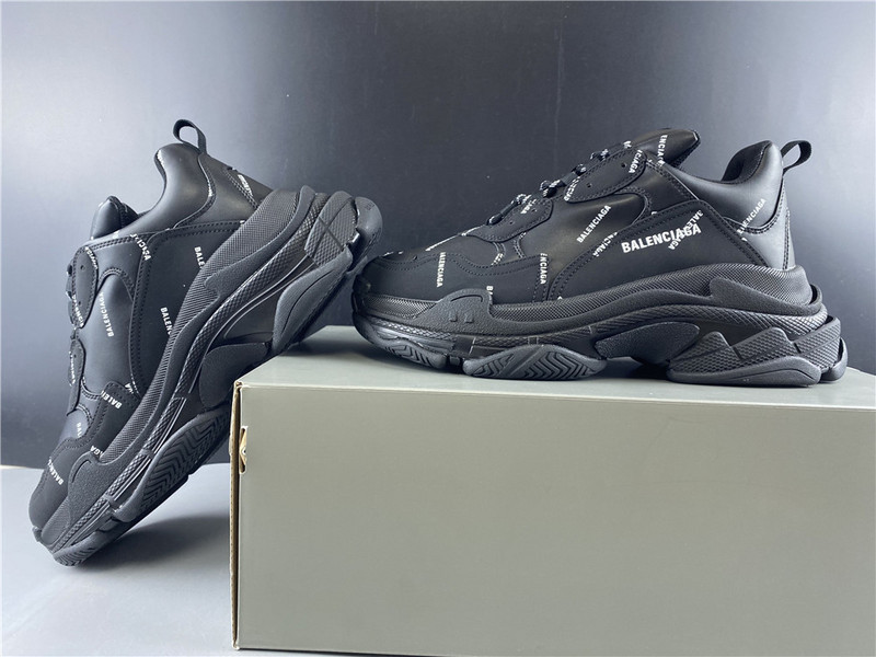 BLCG Triple S 524039-W06E2-2020