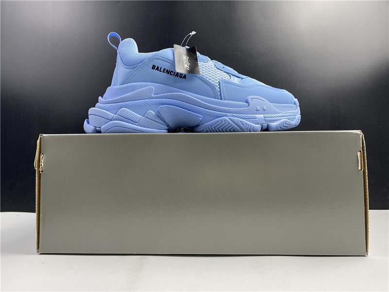 BLCG Triple S 542039-W2FW1-4906