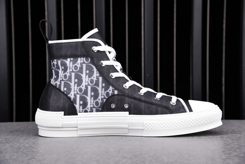 DR B23 High Top Sneaker