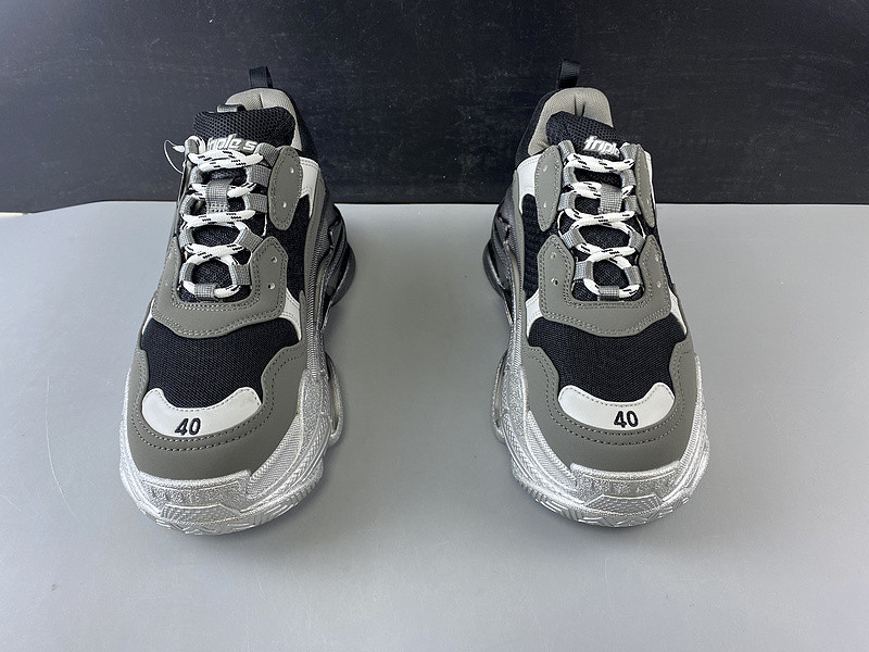BLCG Triple S 583546-W06F1-0841
