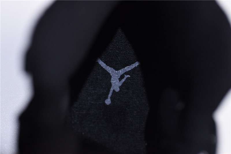Air Jordan 11 “Cap and Gown” black 378037-005