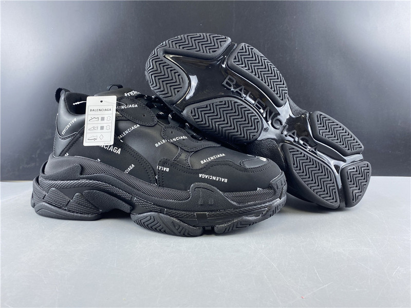 BLCG Triple S 524039-W06E2-2020