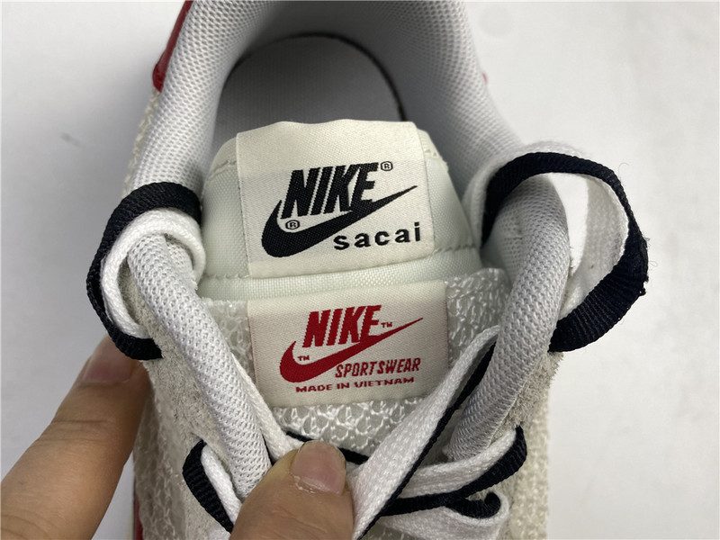 Sacai x Nike VaporWaffle “Royal Fuchsia”CV1363-100