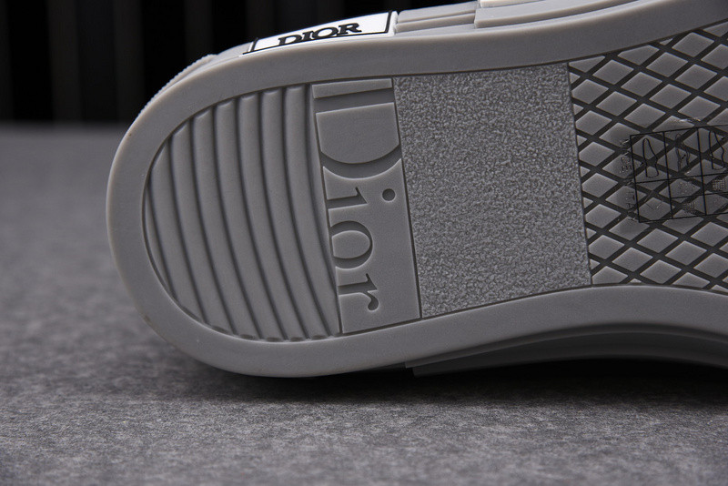 DR B23 High Top Sneaker