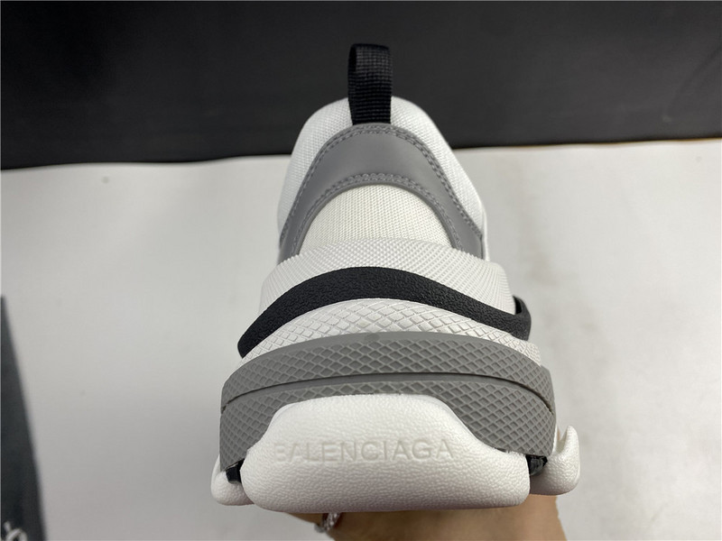 BLCG Triple S 536737-W0901-9089
