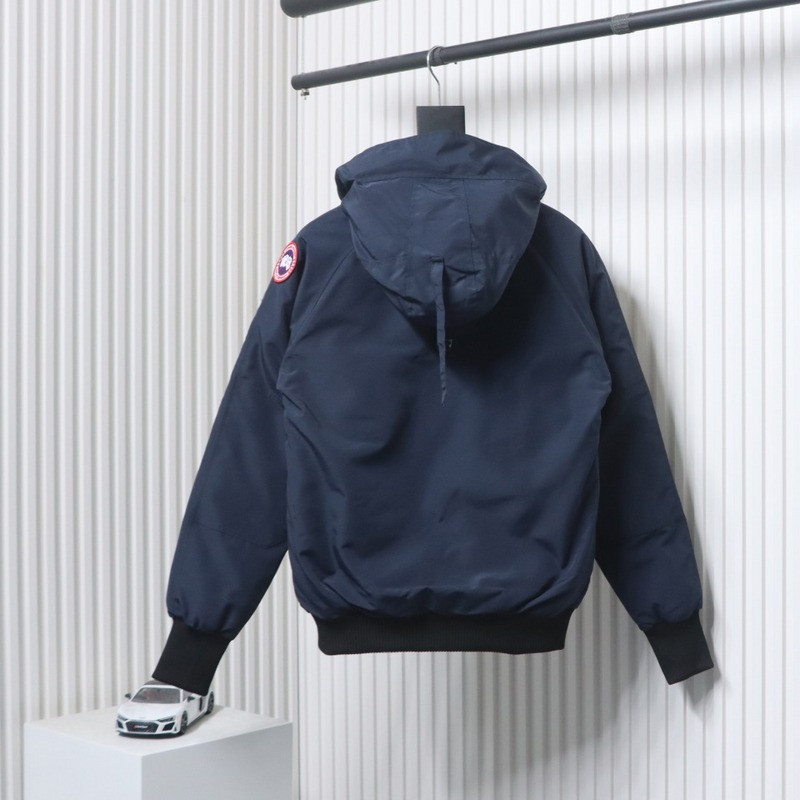 Can*a Go*e coat