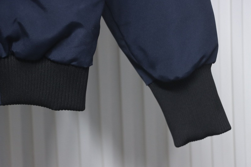 Can*a Go*e coat