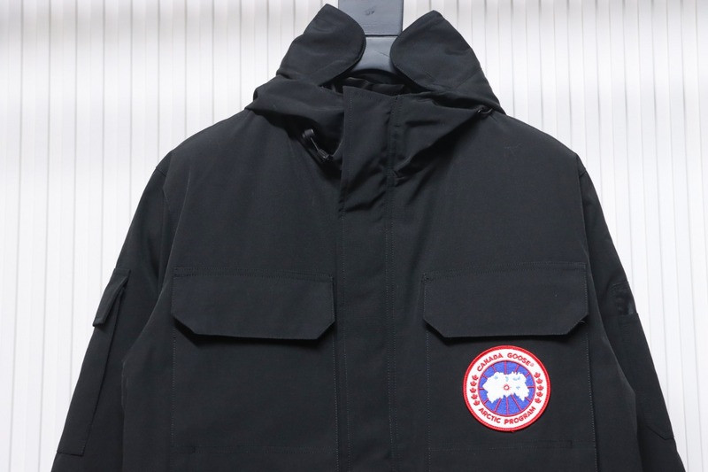Can*a Go*e coat