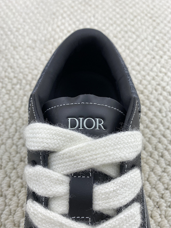 DR B33 Sneaker