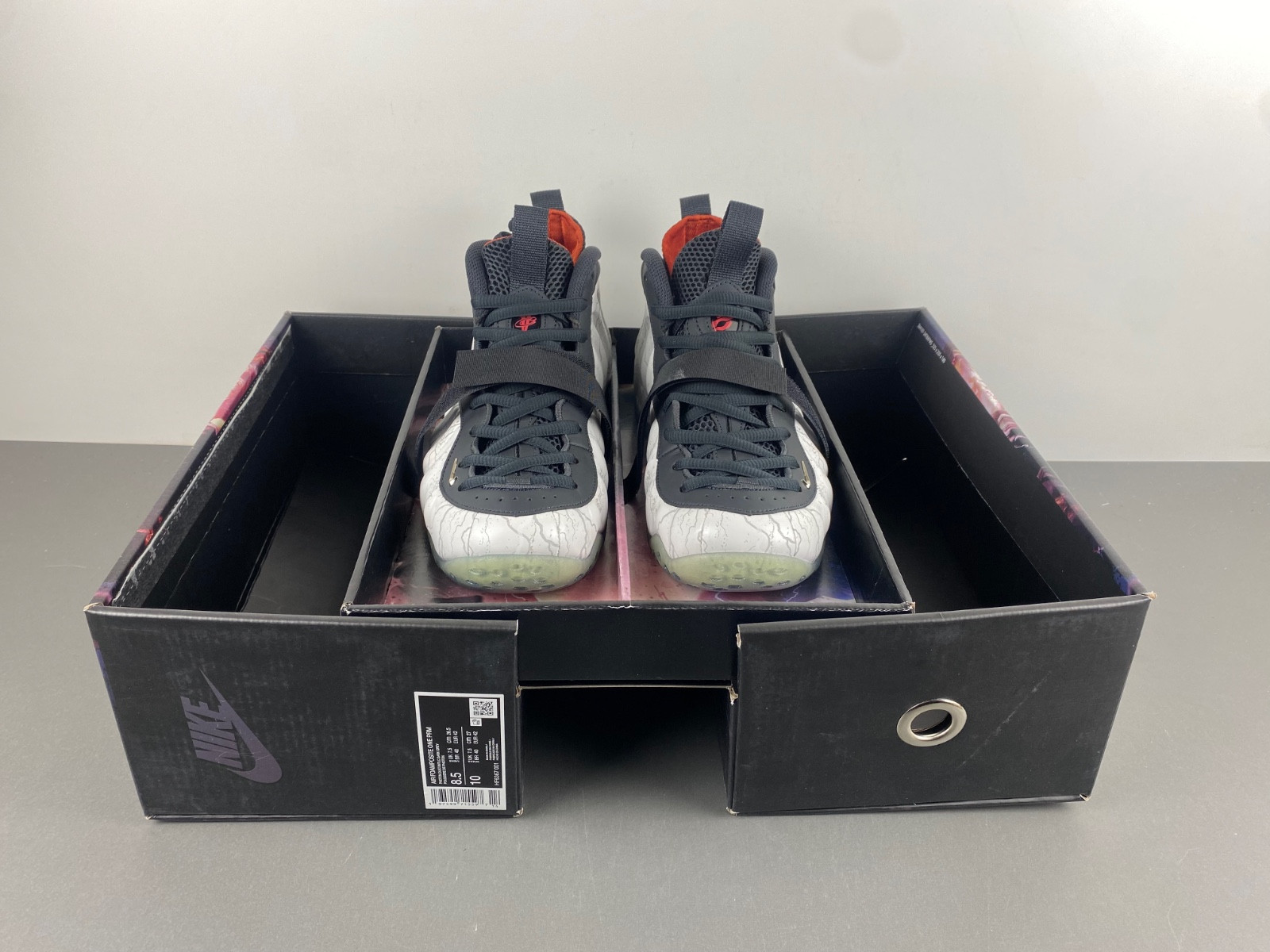 TEKKEN 8 x Nike Air Foamposite One “Jin Kazama” HF6367-001