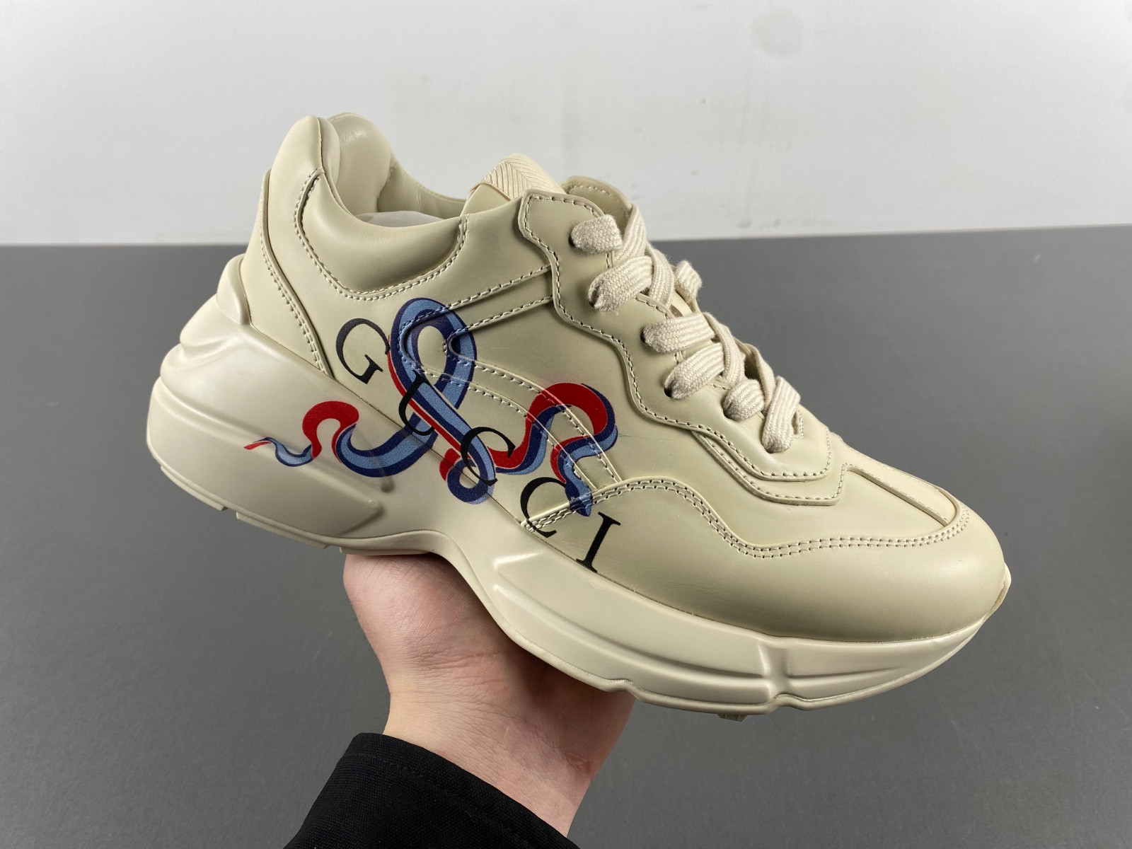 GC Sneakers