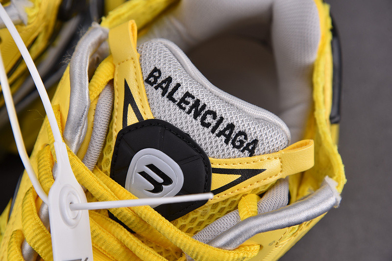 Ba*len*cia*ga runner 677403 w2rd3 0510