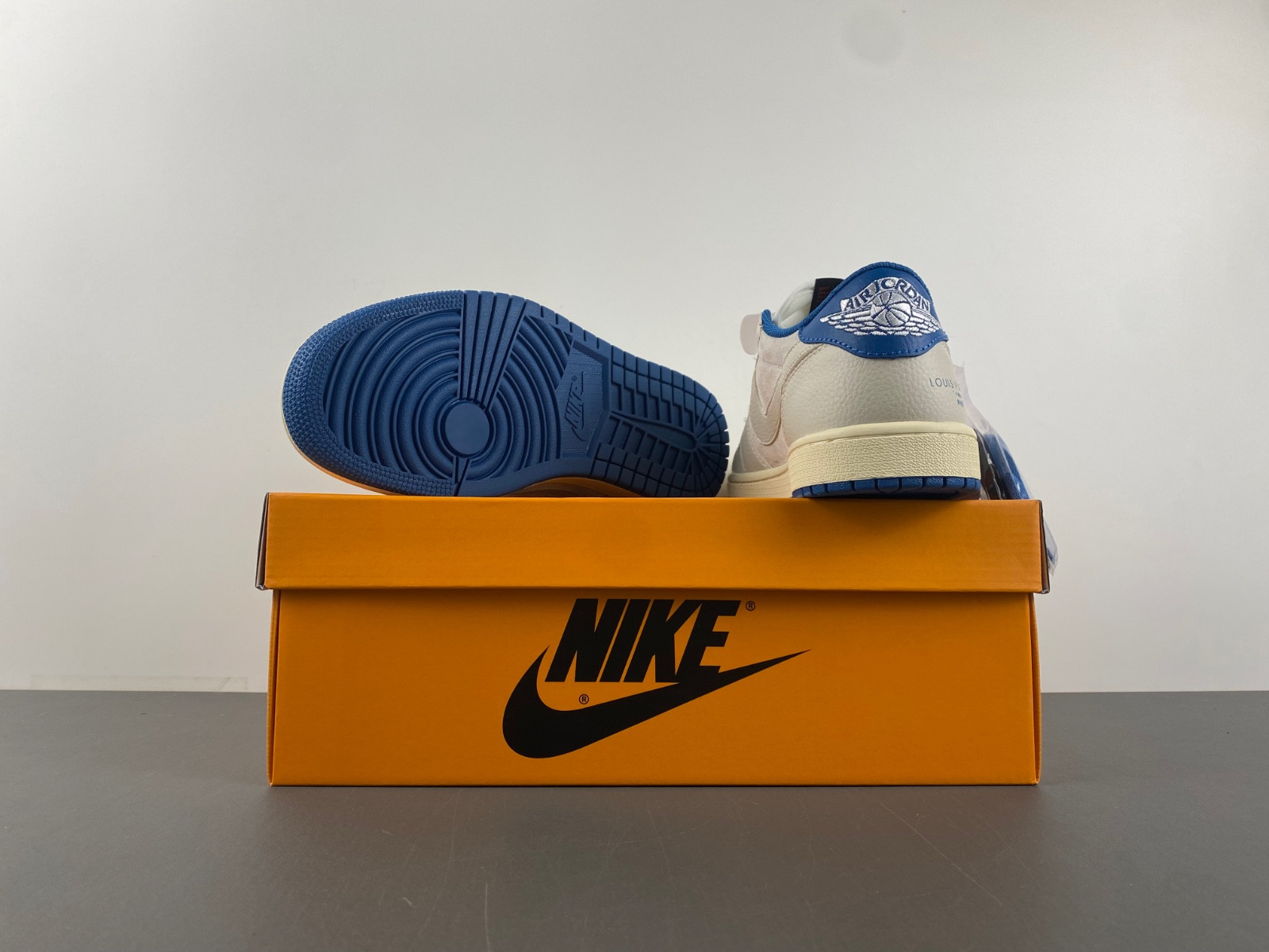 Travis Scott x Air Jordan 1 LX1988 -033
