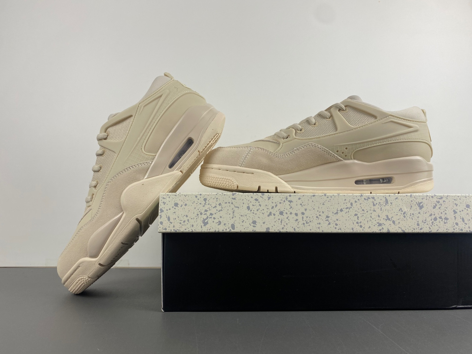 Air Jordan 4 RM HQ3441-110