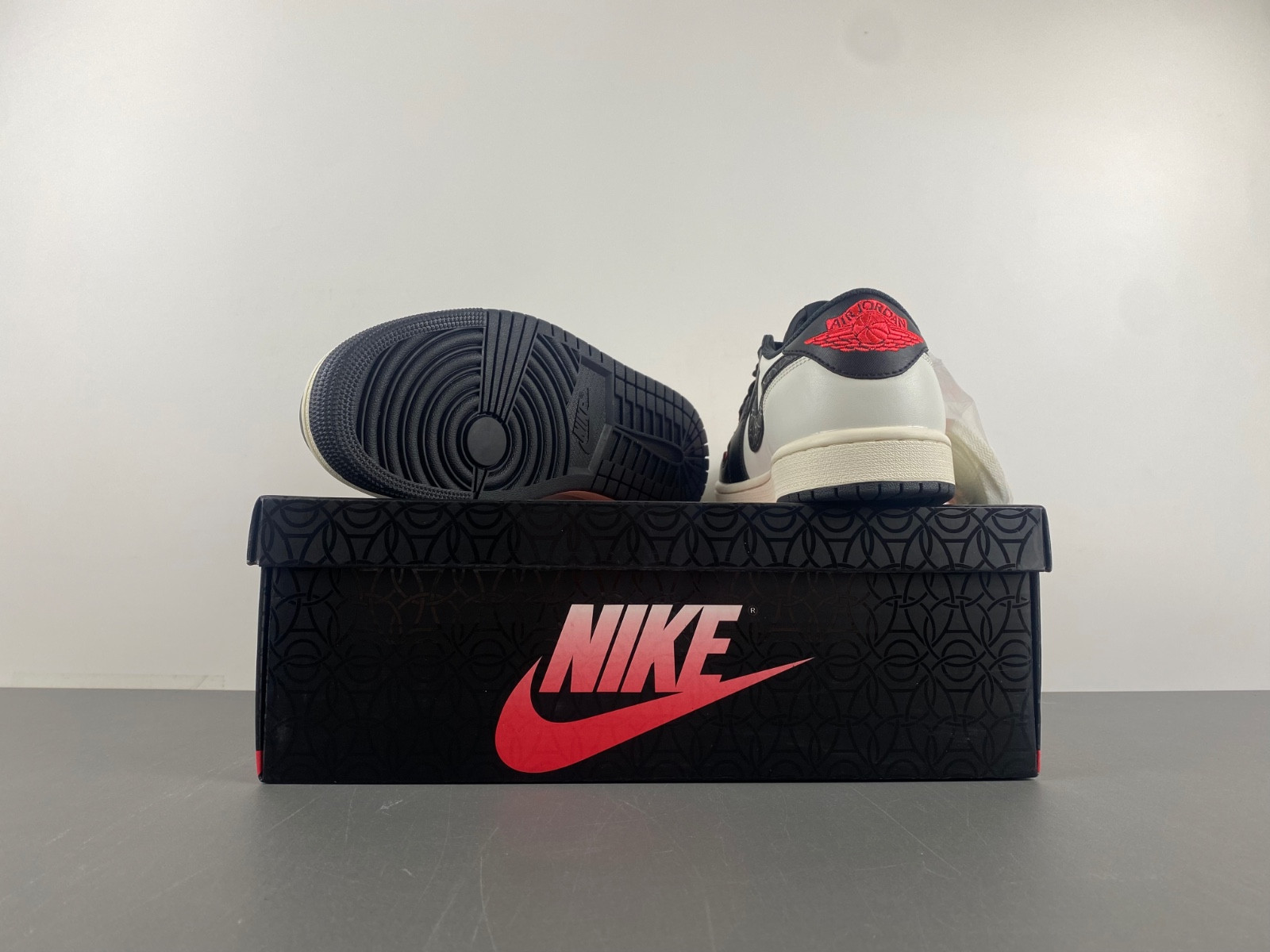PSG x Air Jordan 1 Low OG HF8828-100