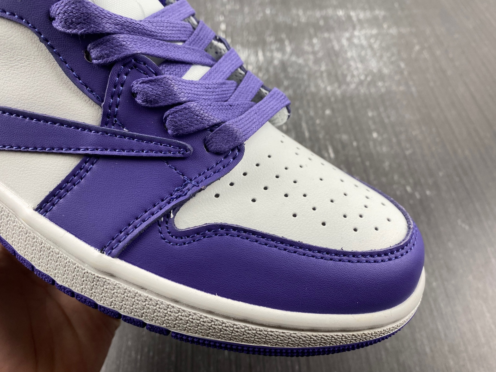 OFF-WHITE x Travis Scott x Air Jordan 1 DM7890-386