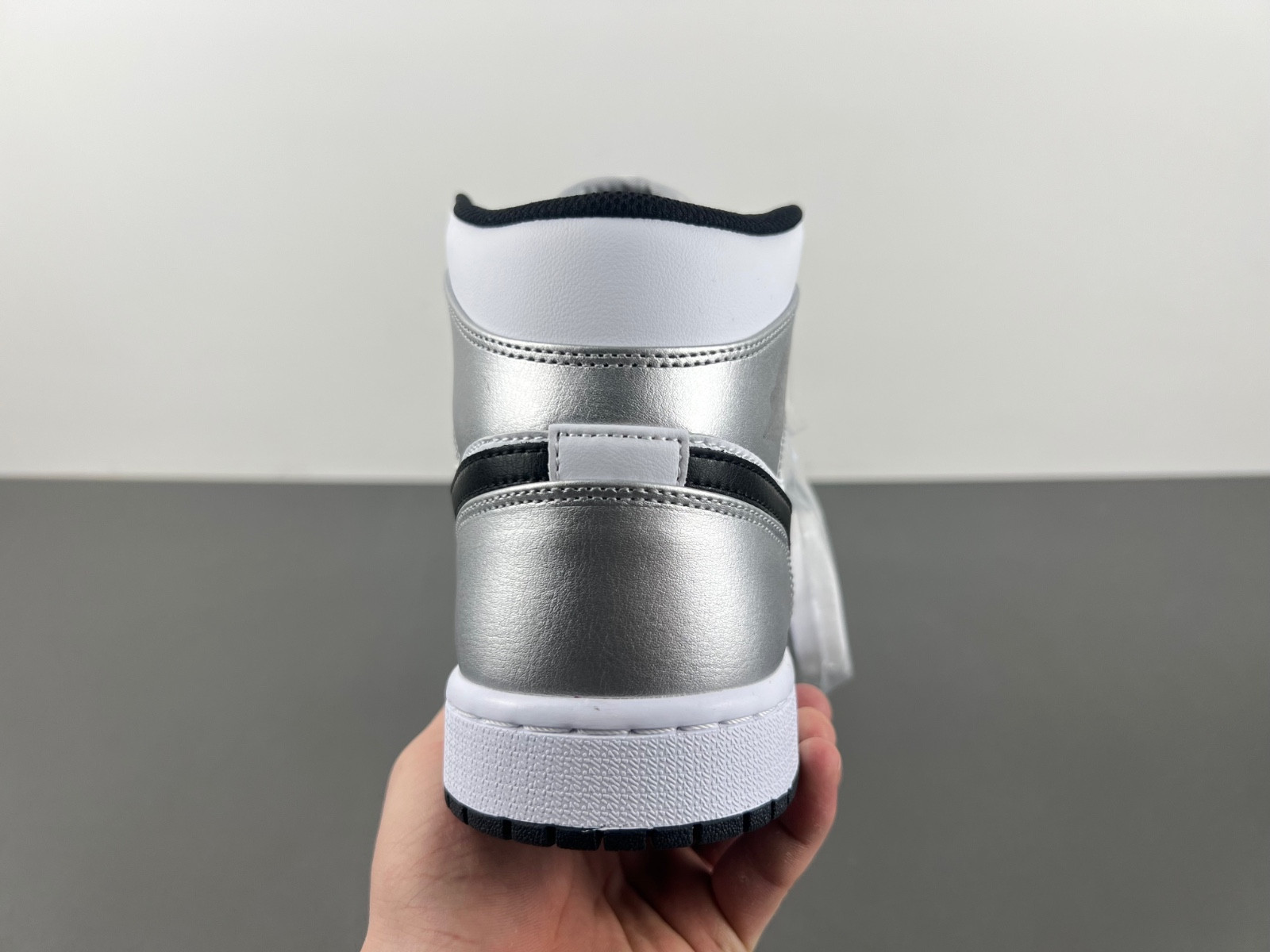 Air Jordan 1 Mid DQ8423-103