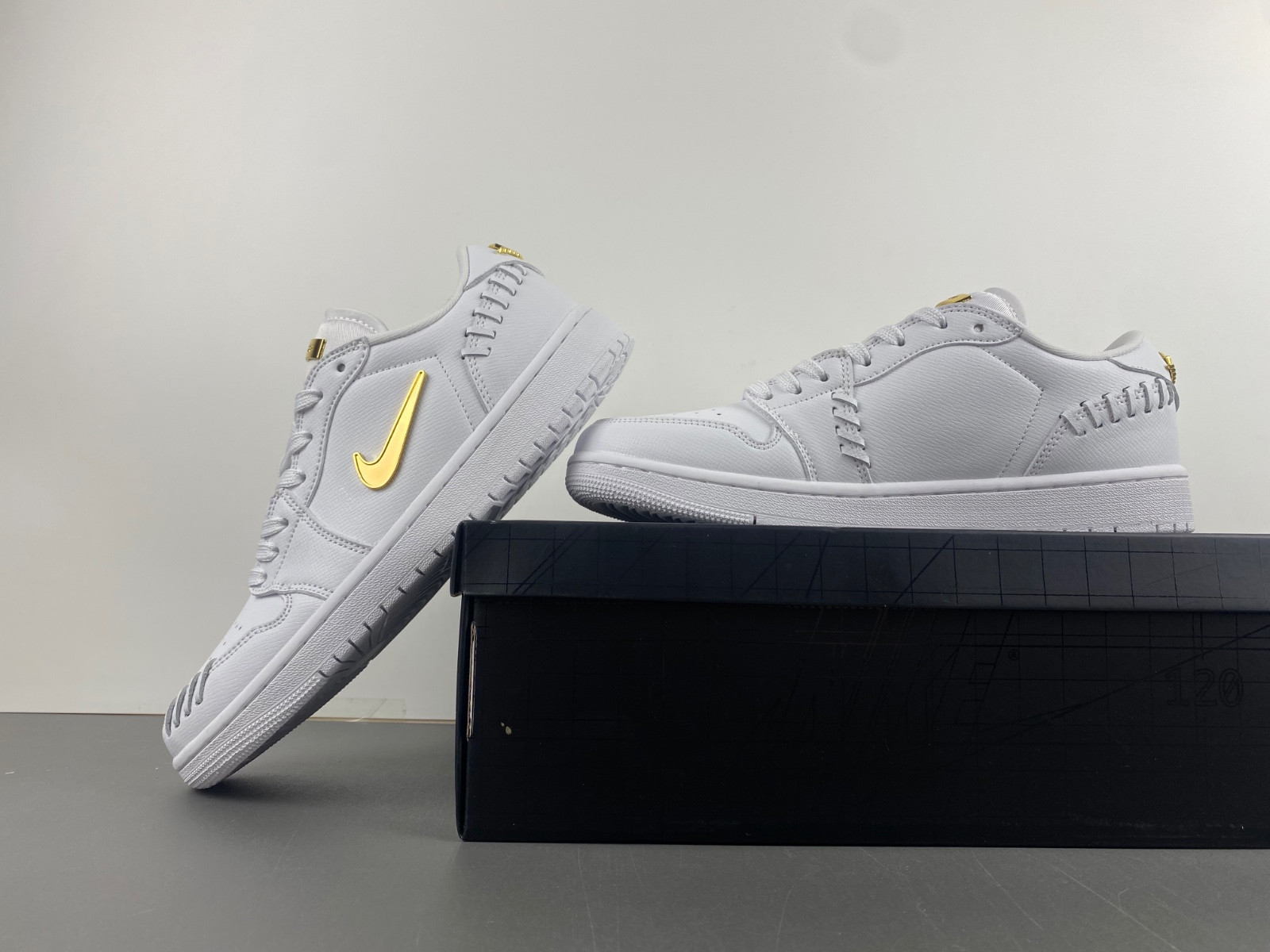 Air Jordan 1 Low Method of Make FN5032-100
