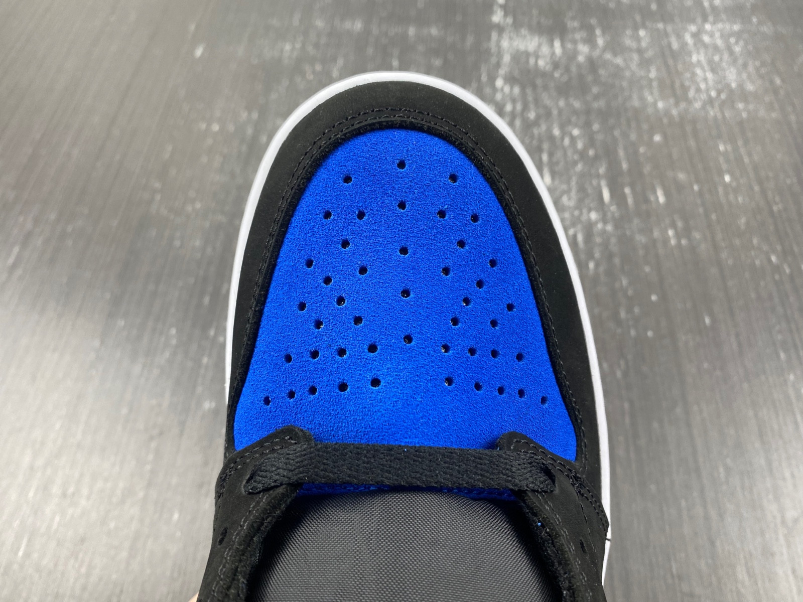 Air Jordan 1 High OG “Royal Suede” DZ5485-042