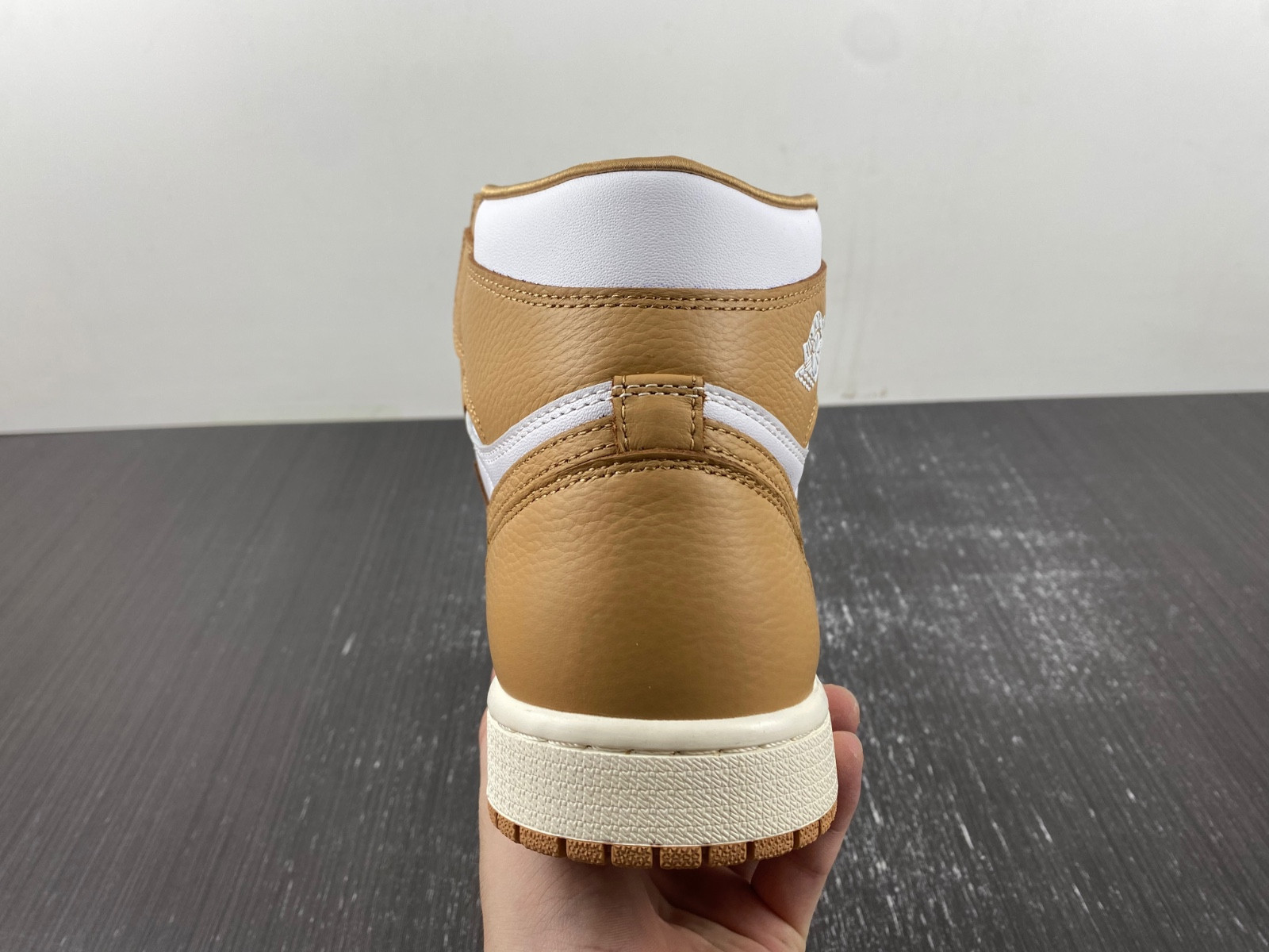 Air Jordan 1 High OG WMNS “Praline” FN6622-201